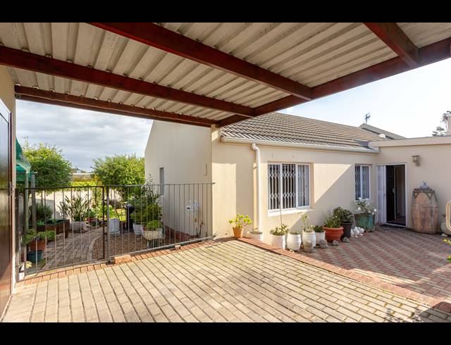 3 BEDROOM FREESTANDING SOLD IN DE BRON